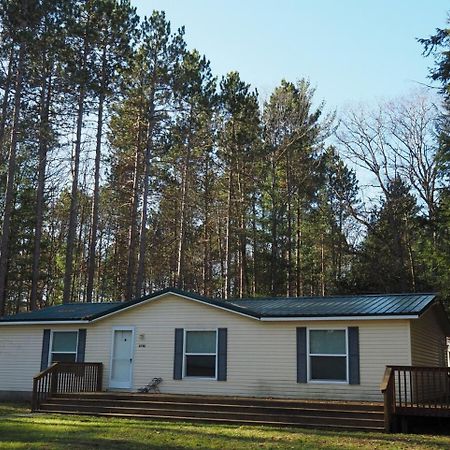 The Green Lake Getaway - Shared Lake Access! Interlochen Exteriér fotografie